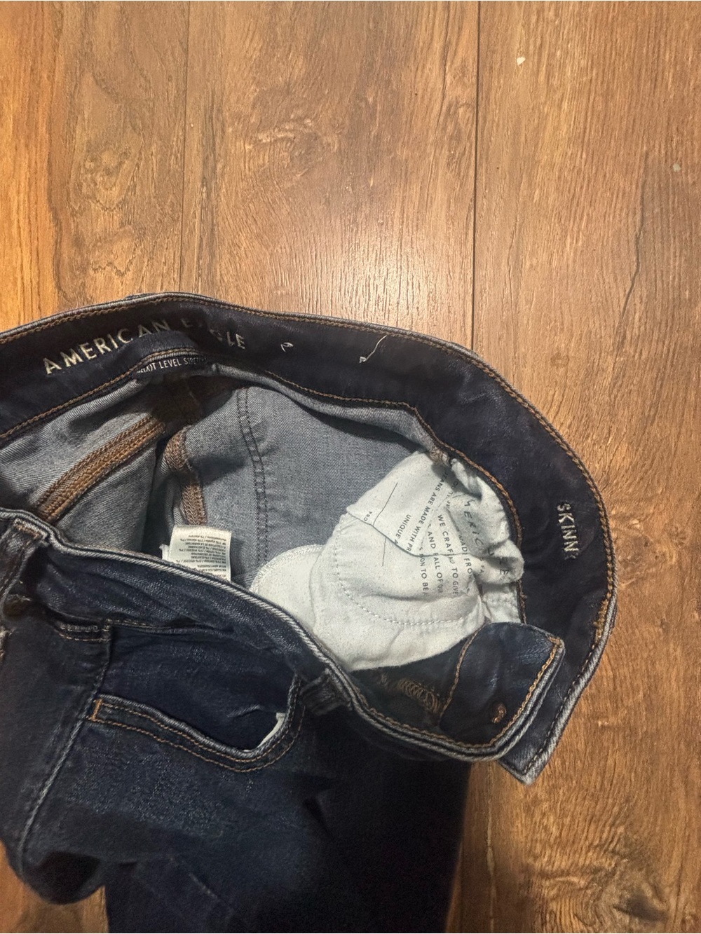 American Eagle size 8 Dark Blue Women's Skinny Jeans - Picture 3 of 4